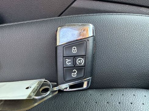 Certified 2023 Volkswagen Atlas SE AWD/4WD image 9