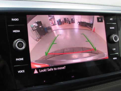 Used 2024 Volkswagen Taos SE AWD/4WD image 27