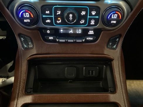 Used 2015 Chevrolet Suburban LTZ AWD/4WD image 23