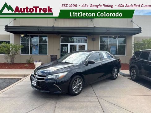 Used 2017 Toyota Camry SE FWD image 1