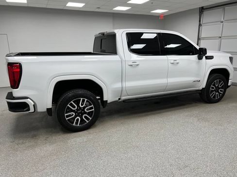 Used 2024 GMC Sierra 1500 AT4 w/ Technology Package AWD/4WD image 11