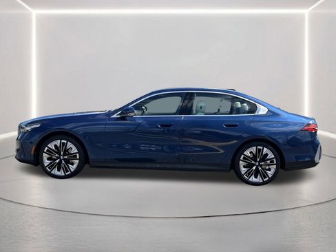 Used 2024 BMW 530i w/ Premium Package image 24