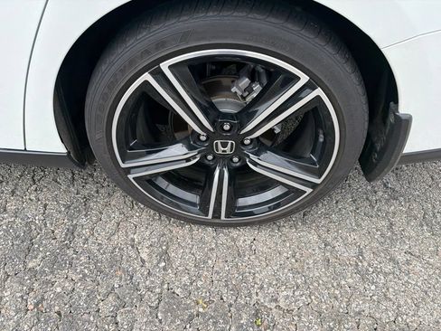 Used 2024 Honda Accord Sport image 2