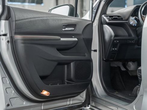 Certified 2022 Toyota Sienna XSE image 39