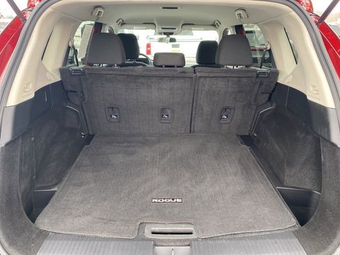 Used 2023 Nissan Rogue S image 15