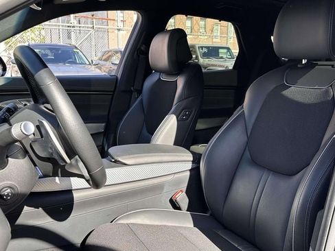 Used 2025 Genesis GV70 2.5T w/ Sport Prestige Package image 19