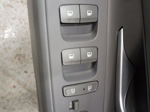 Certified 2024 Hyundai Elantra SEL image 9