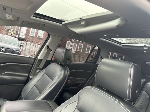 Used 2018 GMC Acadia SLE image 9