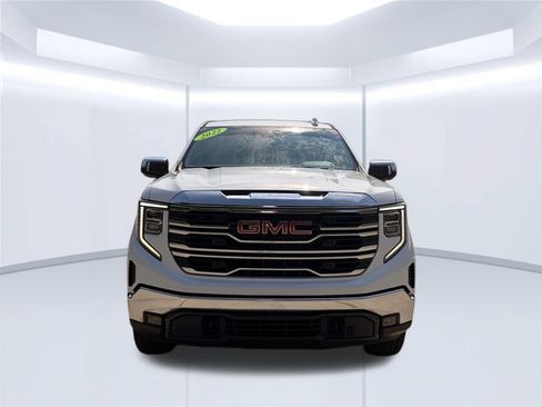 Used 2022 GMC Sierra 1500 SLT w/ Max Trailering Package AWD/4WD image 2