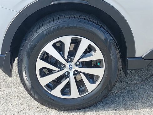 Used 2020 Subaru Outback Premium image 33