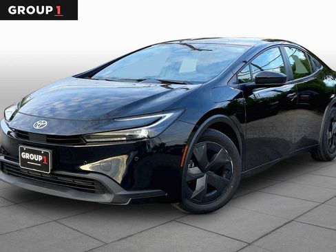 Used 2025 Toyota Prius LE FWD image 1