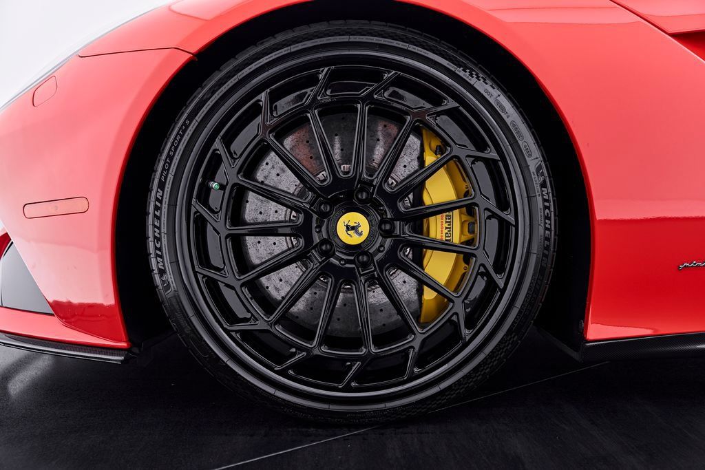 Used 2016 Ferrari F12 Berlinetta RWD image 3