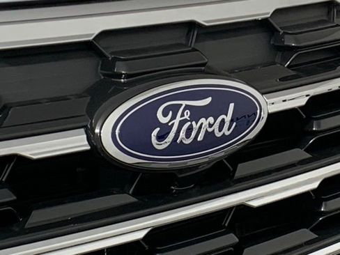 Used 2025 Ford Explorer Active w/ Active Comfort Package image 12