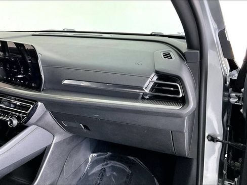 Used 2024 Chevrolet Traverse LT FWD image 20
