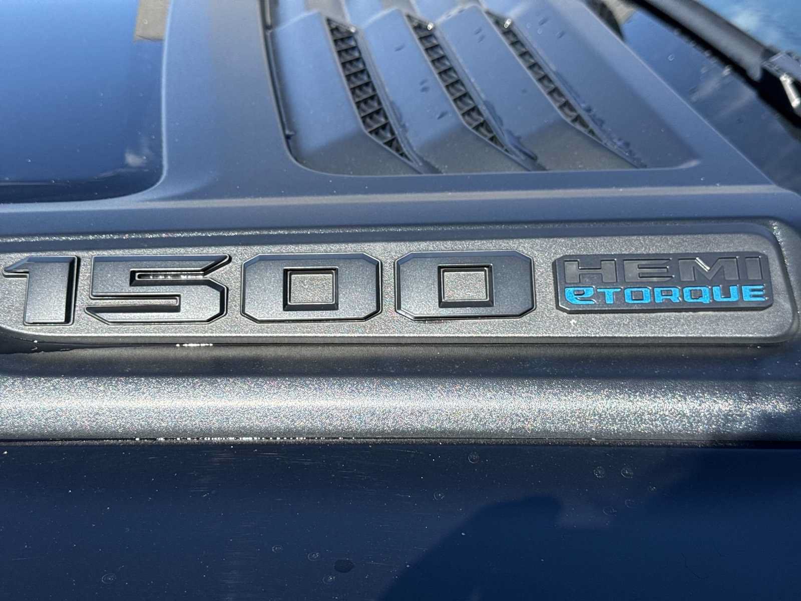 Used 2024 RAM 1500 Laramie AWD/4WD image 12