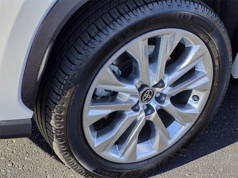 Used 2020 Toyota Highlander Limited image 7