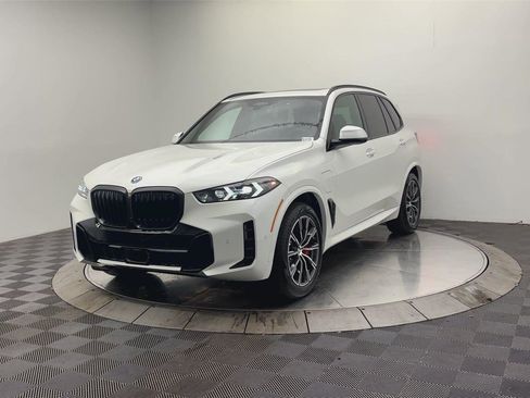 New 2026 BMW X5 xDrive50e w/ Executive Package image 8