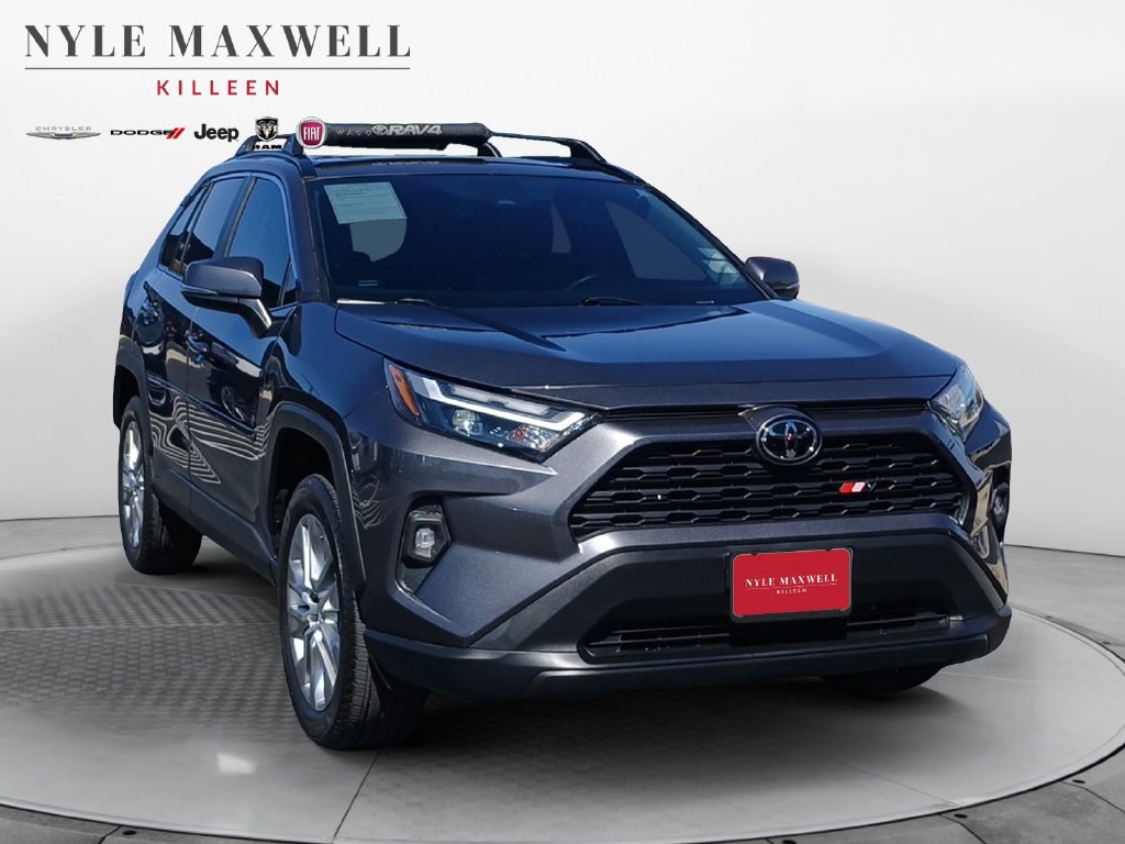 Used 2025 Toyota RAV4 XLE Premium FWD image 2