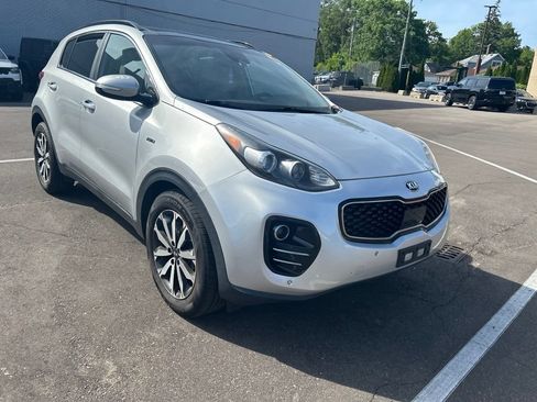 Used 2018 Kia Sportage EX w/ EX Technology Package AWD/4WD image 3