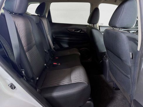 Used 2019 Nissan Rogue SV w/ Premium Package image 23