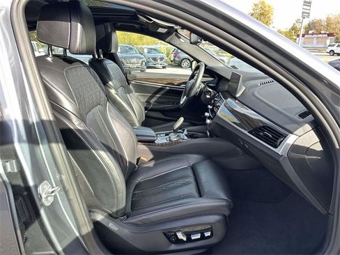 Used 2020 BMW 530i xDrive w/ Executive Package image 20