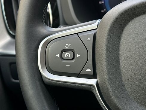 Certified 2025 Volvo XC60 B5 Core w/ Protection Package Premier image 27