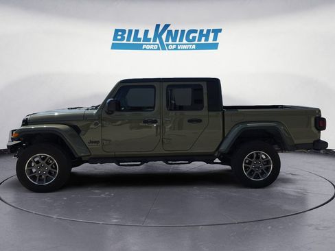 Used 2025 Jeep Gladiator Sport AWD/4WD image 2