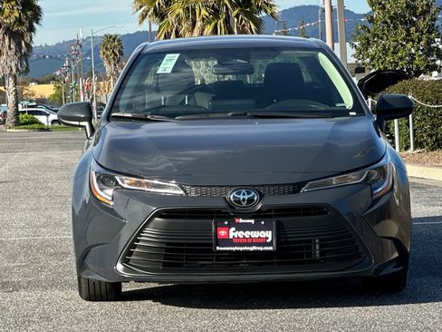Used 2025 Toyota Corolla LE image 10