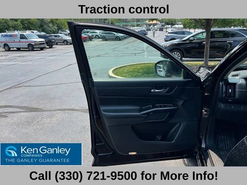 Used 2022 Nissan Pathfinder SV AWD/4WD image 25