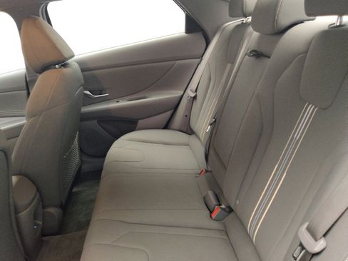 Used 2025 Hyundai Elantra SEL FWD image 18