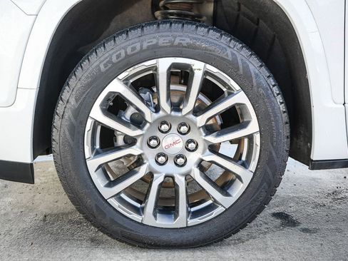 Used 2023 GMC Acadia Denali image 11