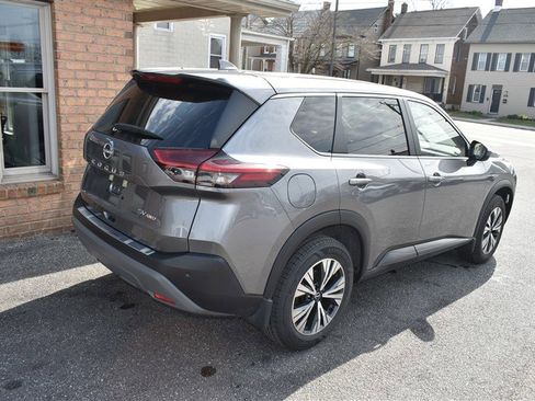 Used 2023 Nissan Rogue SV image 4