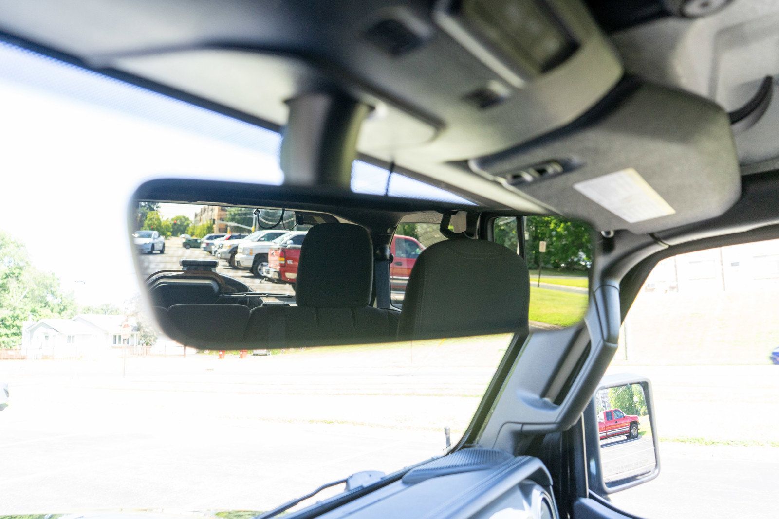 Used 2019 Jeep Wrangler Unlimited Sahara AWD/4WD image 23