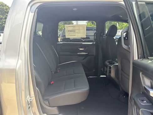 New 2026 RAM 1500 Express AWD/4WD image 10