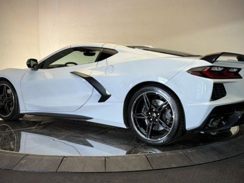 Used 2023 Chevrolet Corvette Stingray Premium Cpe w/ Z51 Performance Package image 21