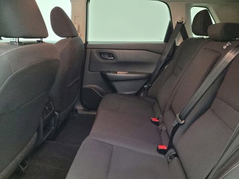 Used 2024 Nissan Rogue S image 18