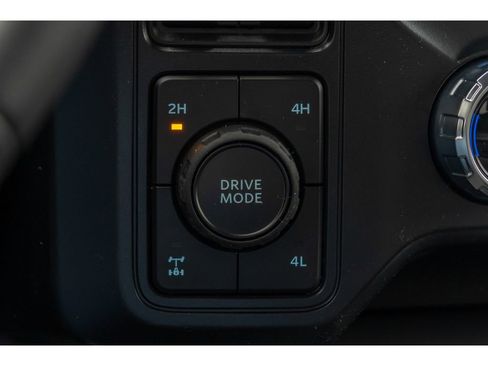 New 2026 Ford F250 Lariat w/ Lariat Premium Package image 29