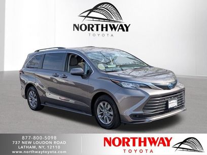 Used 2022 Toyota Sienna LE