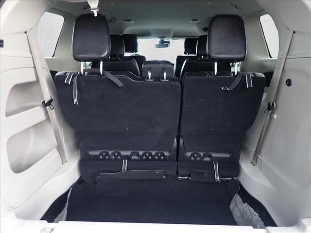 Used 2024 Chrysler Pacifica Touring-L FWD image 8