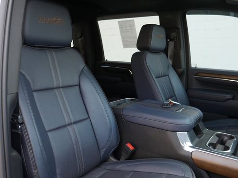 Used 2024 Chevrolet Silverado 2500 High Country w/ High Country Premium Package image 24