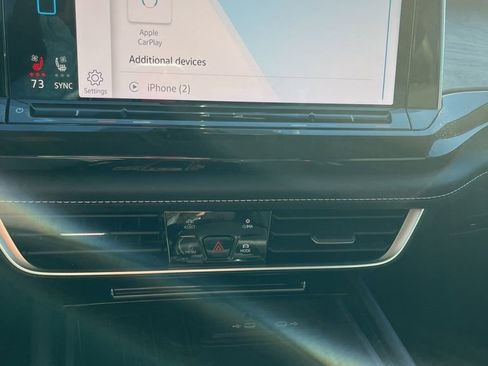 Used 2025 Volkswagen Atlas SE image 24