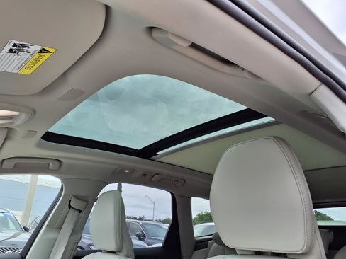 Certified 2023 Volvo XC60 B5 Ultimate w/ Protection Package Premier AWD/4WD image 24