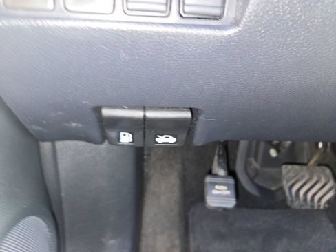 Used 2017 Nissan Rogue S FWD image 26