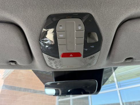 Used 2024 Kia EV9 Light Long Range RWD image 26