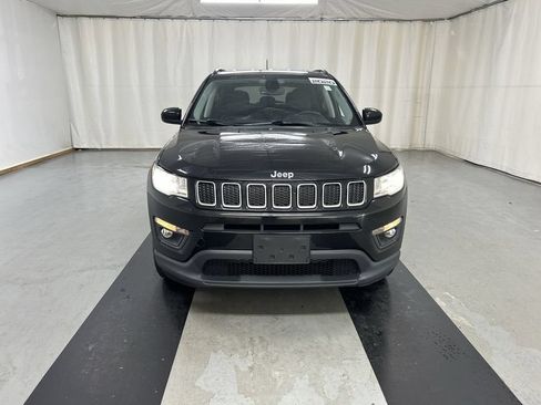 Used 2020 Jeep Compass Latitude w/ Popular Equipment Group AWD/4WD image 3