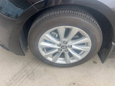 Used 2025 Toyota Corolla LE image 3