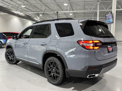 New 2025 Honda Pilot Touring image 20