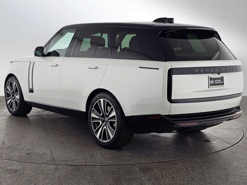 Used 2024 Land Rover Range Rover SE AWD/4WD image 3