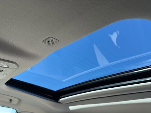 Used 2022 Toyota Highlander XLE image 24