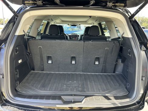 Certified 2025 Subaru Ascent Touring w/ Popular Package #2 image 11